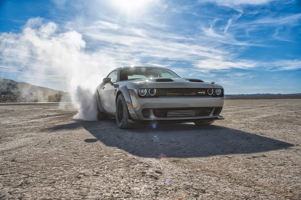 What are the engine options of the 2022 Dodge Challenger?