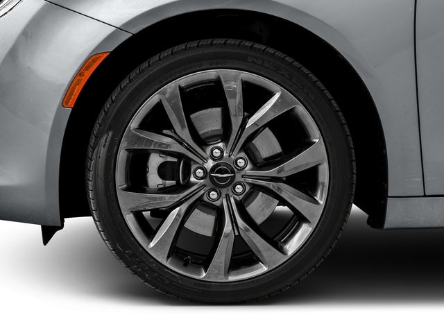 2016 Chrysler 200 Touring