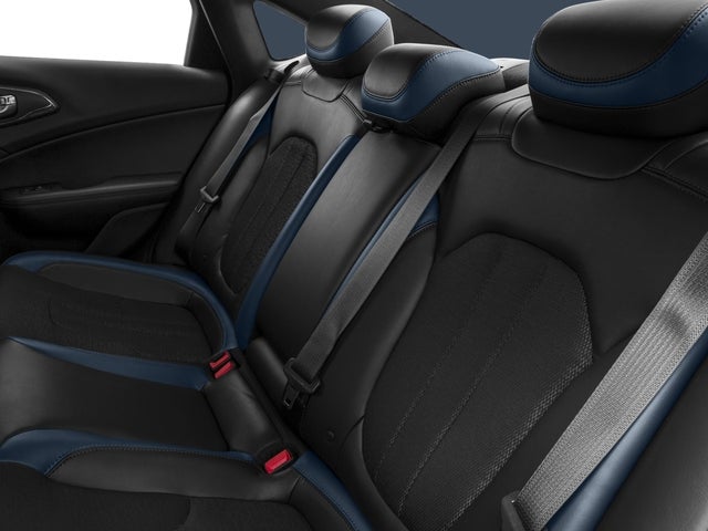 2016 Chrysler 200 Touring