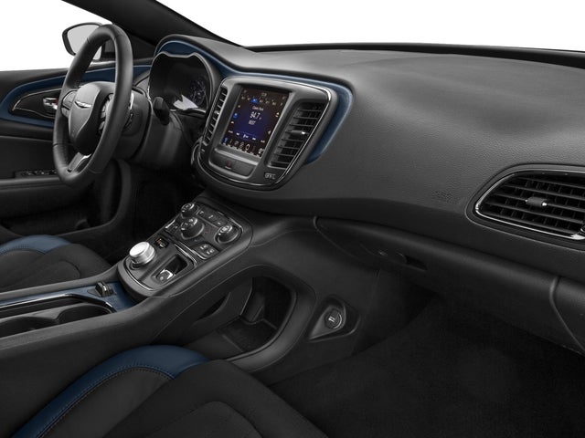 2016 Chrysler 200 Touring