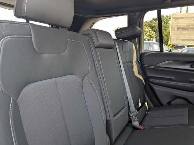 2026 Jeep Grand Cherokee GRAND CHEROKEE LAREDO 4X2