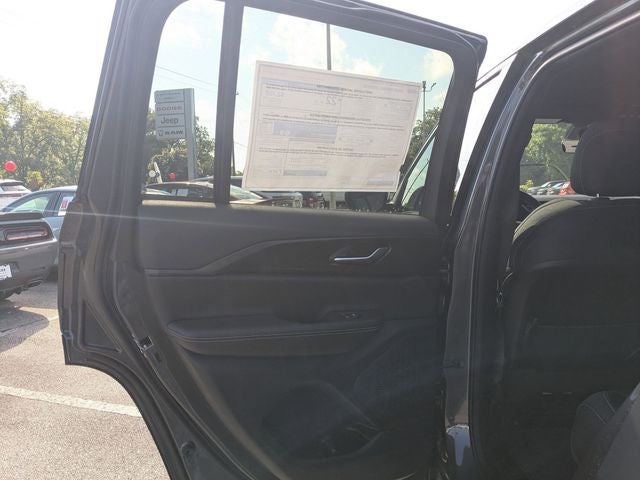2026 Jeep Grand Cherokee GRAND CHEROKEE LAREDO 4X2
