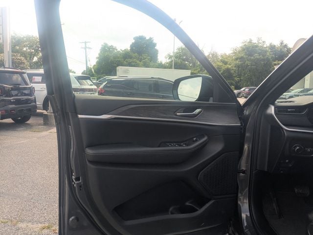 2026 Jeep Grand Cherokee GRAND CHEROKEE L LAREDO ALTITUDE 4X2
