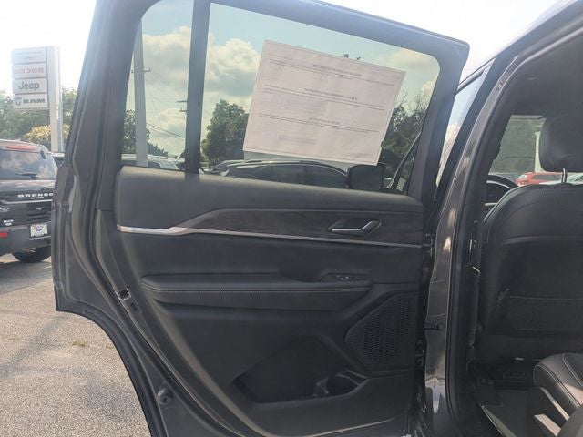 2026 Jeep Grand Cherokee GRAND CHEROKEE L LAREDO ALTITUDE 4X2
