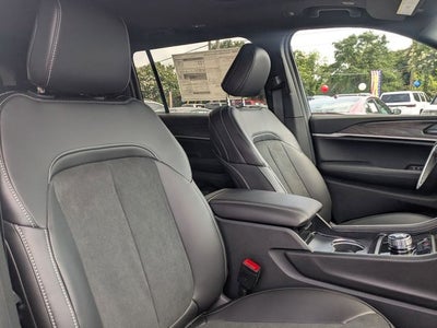 2026 Jeep Grand Cherokee GRAND CHEROKEE L LAREDO ALTITUDE 4X2