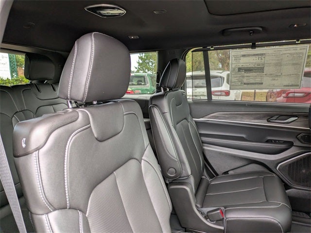 2025 Jeep Grand Cherokee GRAND CHEROKEE L LIMITED 4X2