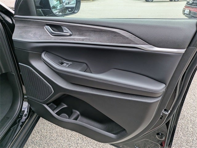 2025 Jeep Grand Cherokee GRAND CHEROKEE L LIMITED 4X2