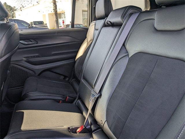 2024 Jeep Grand Cherokee L Altitude 4x4