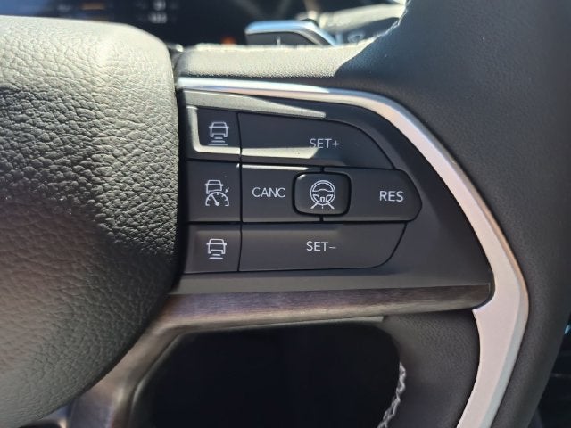 2027 Jeep Grand Cherokee GRAND CHEROKEE L LAREDO ALTITUDE 4X4