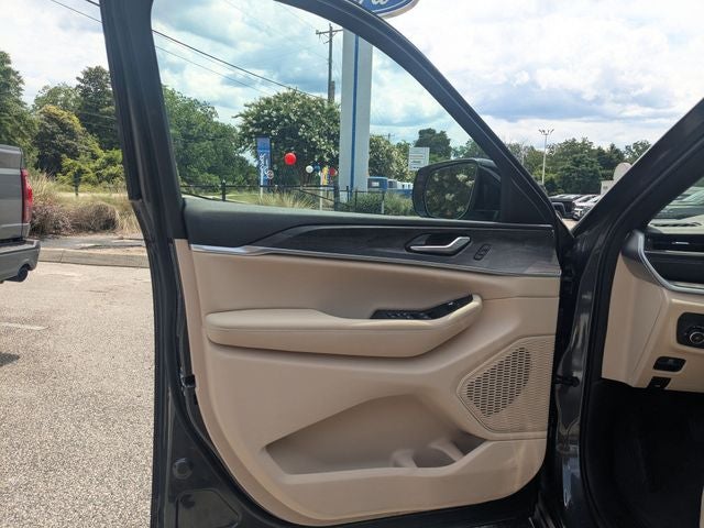 2025 Jeep Grand Cherokee L Limited 4x4