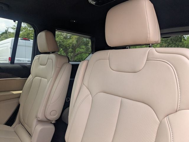 2025 Jeep Grand Cherokee L Limited 4x4