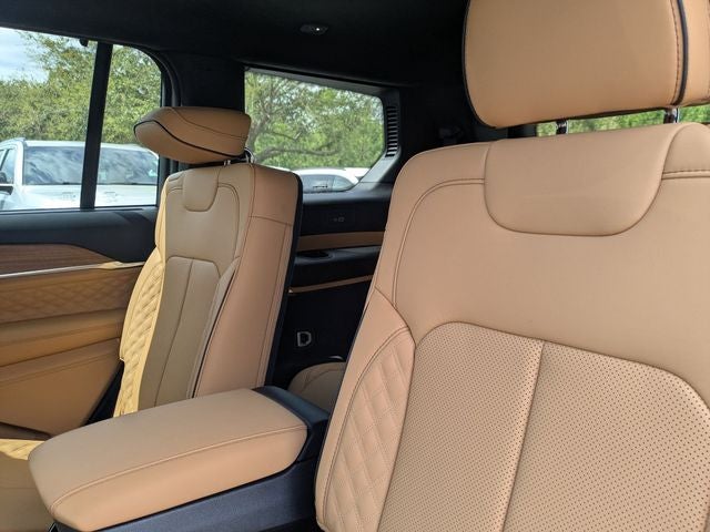 2026 Jeep Grand Cherokee GRAND CHEROKEE L SUMMIT 4X4