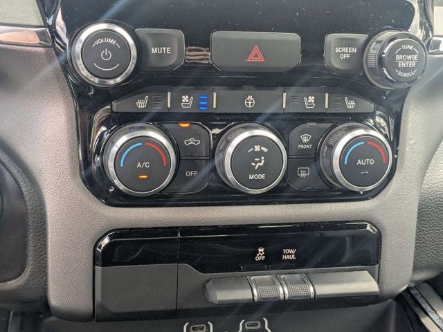 2024 RAM 1500 Laramie Crew Cab 4x2 5'7' Box