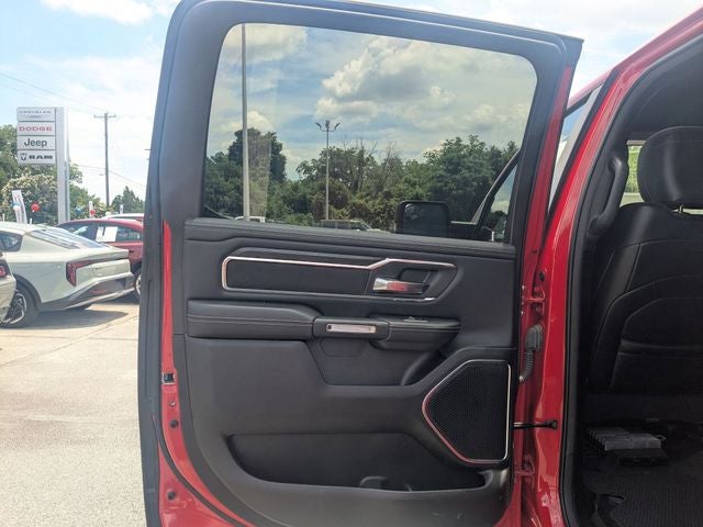 2024 RAM 1500 Laramie Crew Cab 4x2 5'7' Box