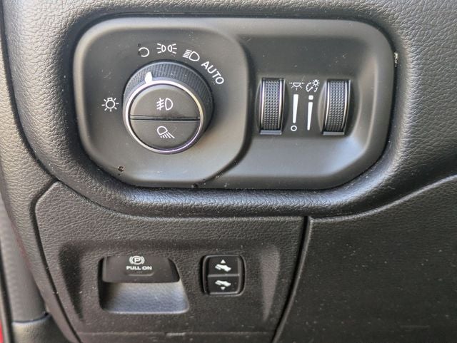 2019 RAM 1500 Big Horn/Lone Star Quad Cab 4x4 6'4' Box