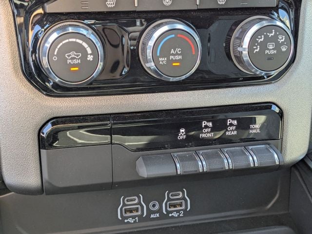 2026 RAM 1500 Big Horn Crew Cab 4x4 5'7' Box