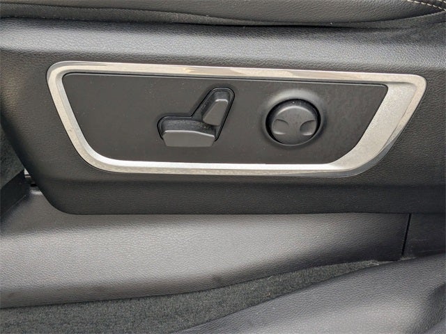 2023 RAM 1500 Laramie Crew Cab 4x4 5'7' Box