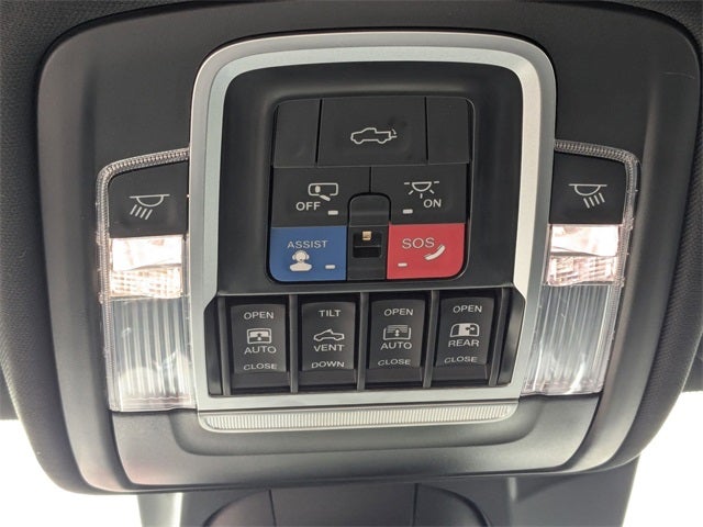 2023 RAM 1500 Laramie Crew Cab 4x4 5'7' Box