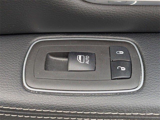 2023 RAM 1500 Laramie Crew Cab 4x4 5'7' Box