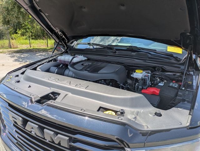 2025 RAM 1500 Laramie Crew Cab 4x4 5'7' Box