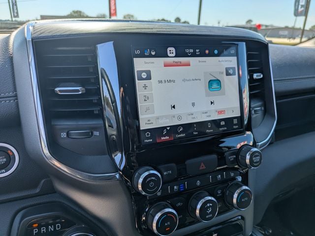 2024 RAM 1500 Laramie Crew Cab 4x4 5'7' Box