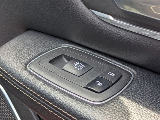 2024 RAM 1500 Laramie Crew Cab 4x4 5'7' Box