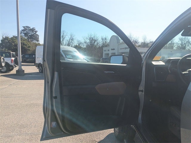 2025 GMC Canyon 4WD AT4