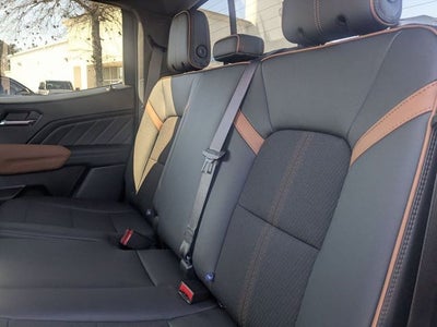 2025 GMC Canyon 4WD AT4