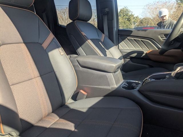 2025 GMC Canyon 4WD AT4