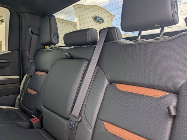 2023 GMC Sierra 1500 4WD Crew Cab Short Box AT4