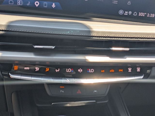 2025 Cadillac XT4 FWD Premium Luxury