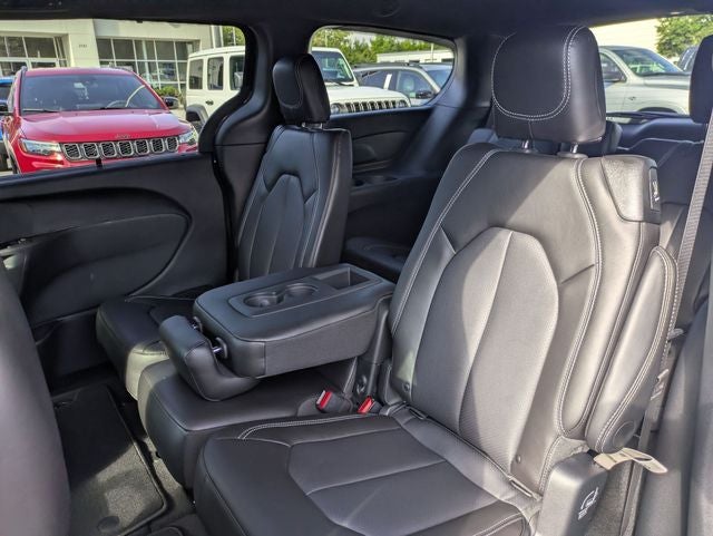 2027 Chrysler Pacifica PACIFICA SELECT
