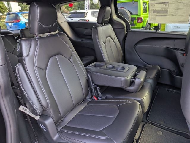 2027 Chrysler Pacifica PACIFICA SELECT