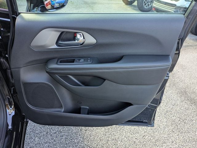 2027 Chrysler Pacifica PACIFICA SELECT