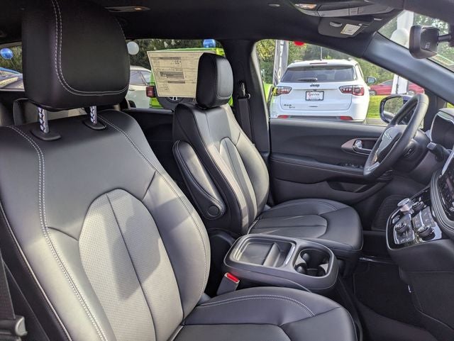 2027 Chrysler Pacifica PACIFICA SELECT