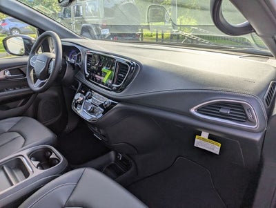 2027 Chrysler Pacifica PACIFICA SELECT