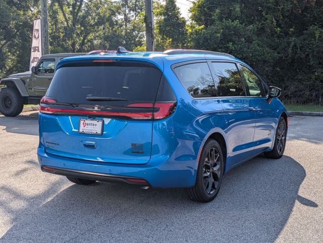 2027 Chrysler Pacifica PACIFICA SELECT