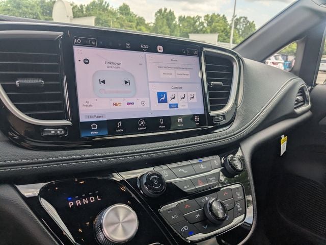 2027 Chrysler Pacifica PACIFICA SELECT