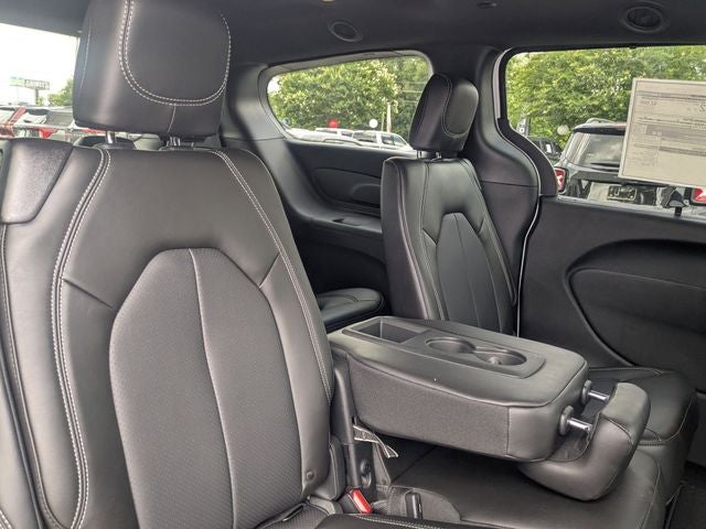 2027 Chrysler Pacifica PACIFICA SELECT