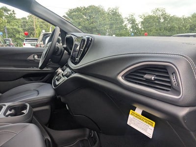 2027 Chrysler Pacifica PACIFICA SELECT
