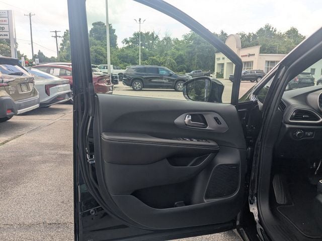 2027 Chrysler Pacifica PACIFICA LIMITED