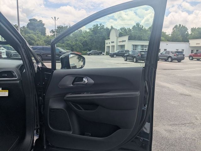2027 Chrysler Pacifica PACIFICA LIMITED