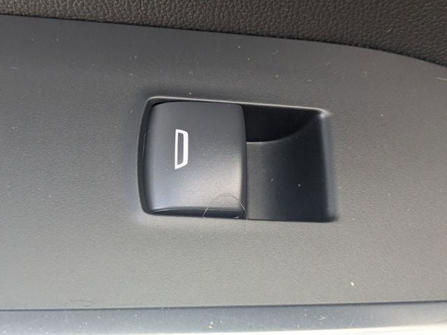 2025 GMC Sierra 1500 2WD Crew Cab Short Box SLT