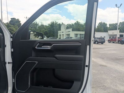 2025 GMC Sierra 1500 2WD Crew Cab Short Box SLT