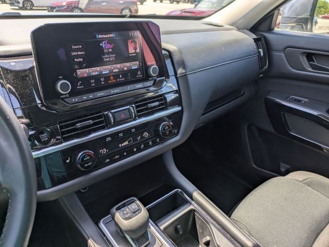 2025 Nissan Pathfinder SV 4WD
