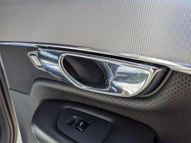 2016 Volvo XC90 T6 R-Design