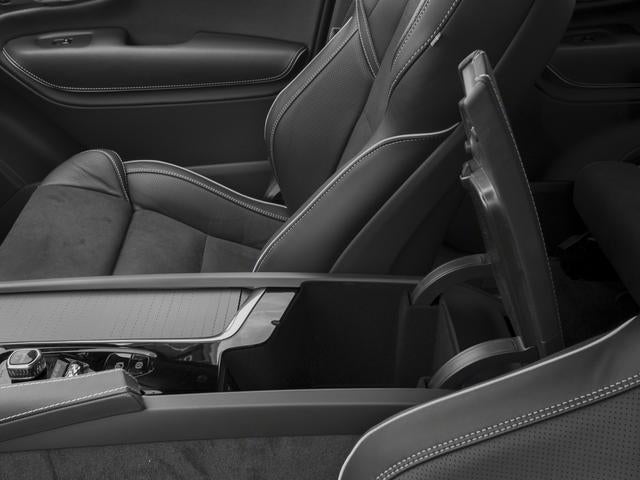 2016 Volvo XC90 T6 R-Design